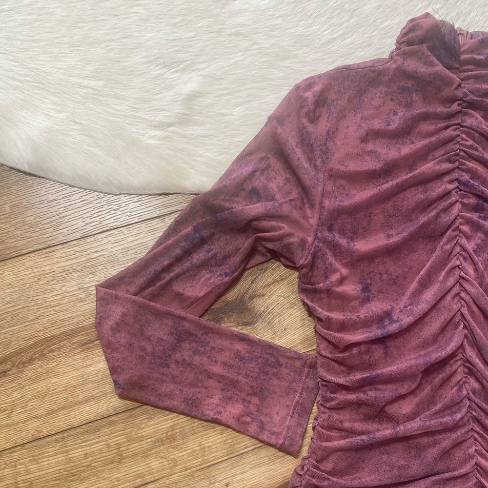 Zara ruched mesh or tulle long sleeve top in a purple or mauve tie-dye/swirl - Picture 3 of 9